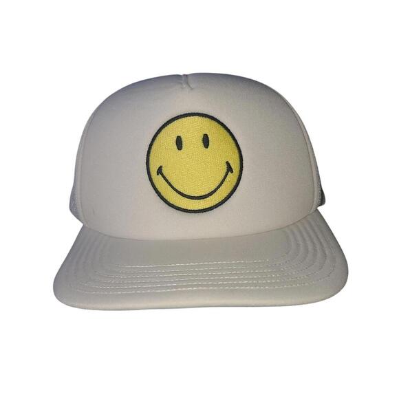 Smiley Face Snapback Hat - Fun & Stylish - Picture 1 of 7